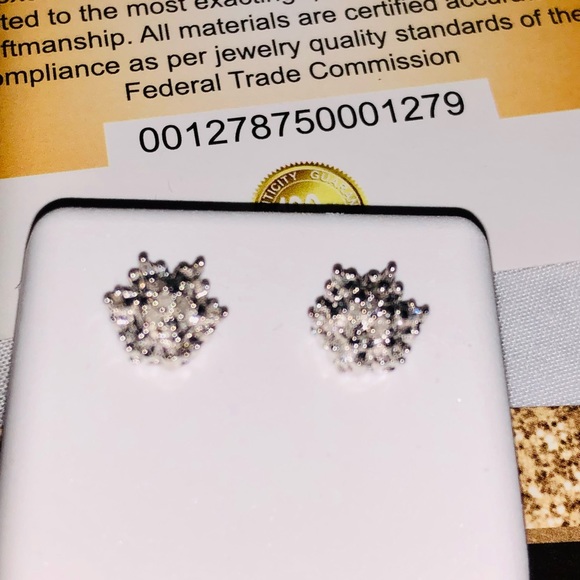 White gold vermeil real diamond screw-back earrings, natural genuine diamonds, - Picture 6 of 7